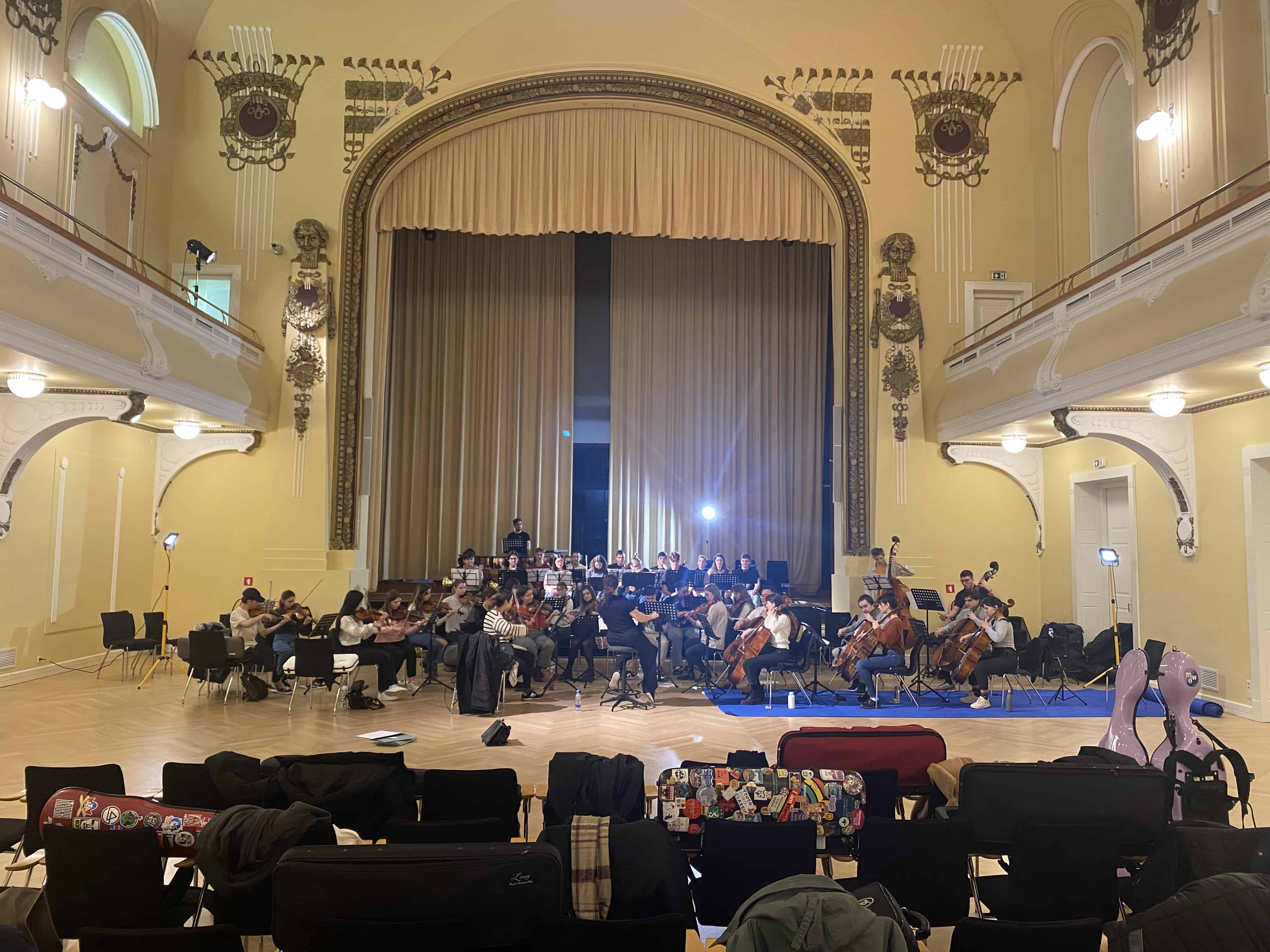 Začetek glasbene sezone SMO 2024: Slovenski mladinski orkester bo zaključil 7. Zimski Festival Ljubljana