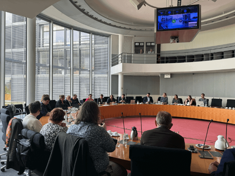 SMO na generalni skupščini in letni konferenci EFNYO v Berlinu